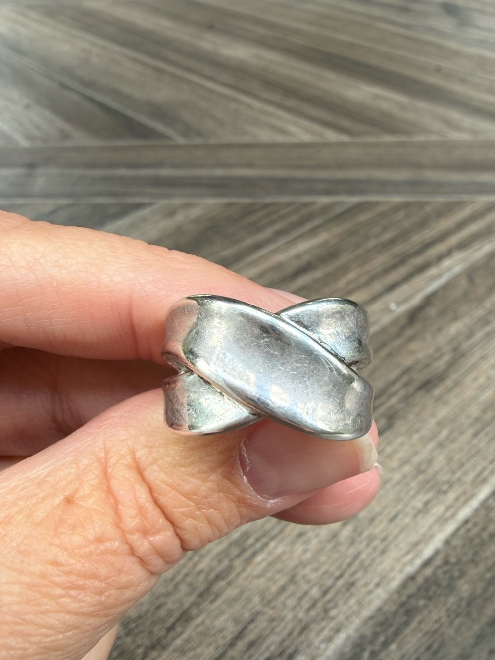 Premier Designs Crosswinds Crossed Band Ring - Silver